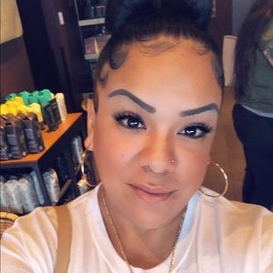 Meet your Posher, Leticia